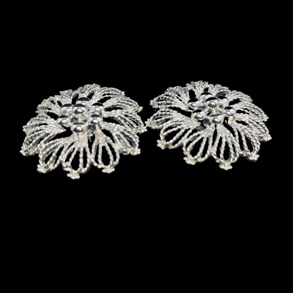 Vintage Emmons Silver Tone Spiral Flower Clip On Earrings (4629) - Picture 3 of 3